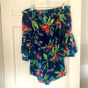Cute Blush Off the Shoulder Tropical Print Romper Size M